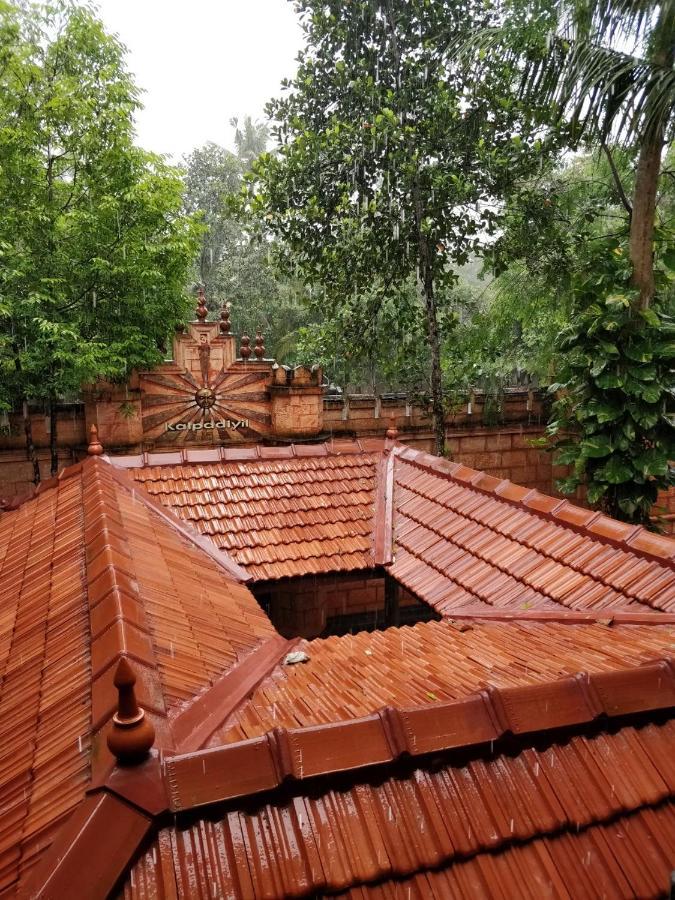 Kalpadiyil Hotell Balarampuram Exteriör bild